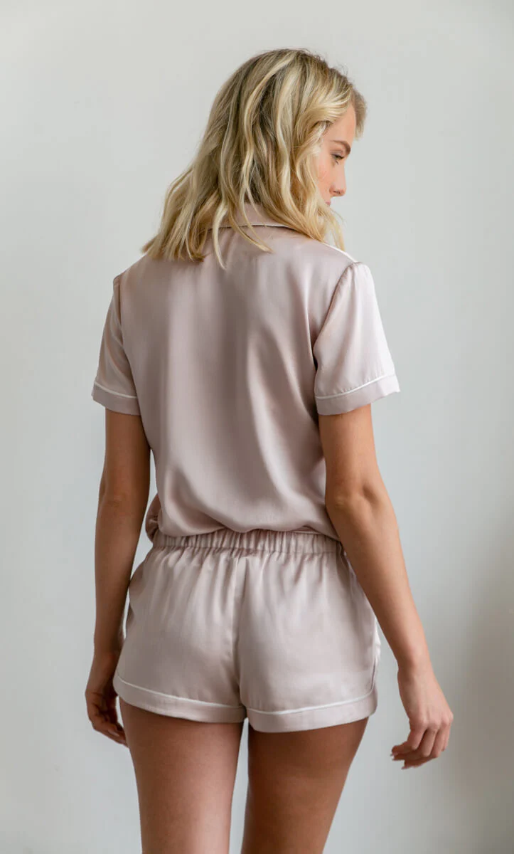 Amore Silk Pajamas - Shorts - Image 15
