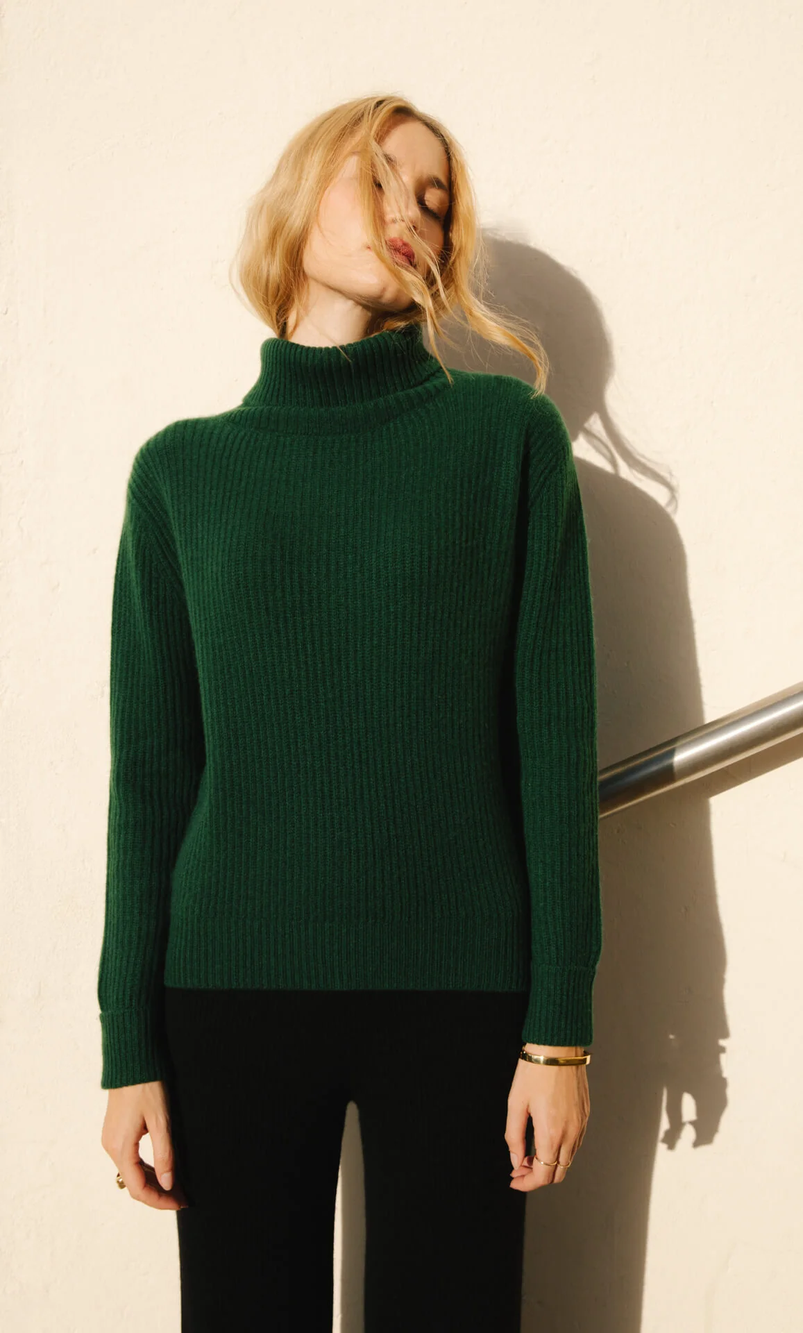 Tessa Cashmere Turtleneck Sweater - Image 32