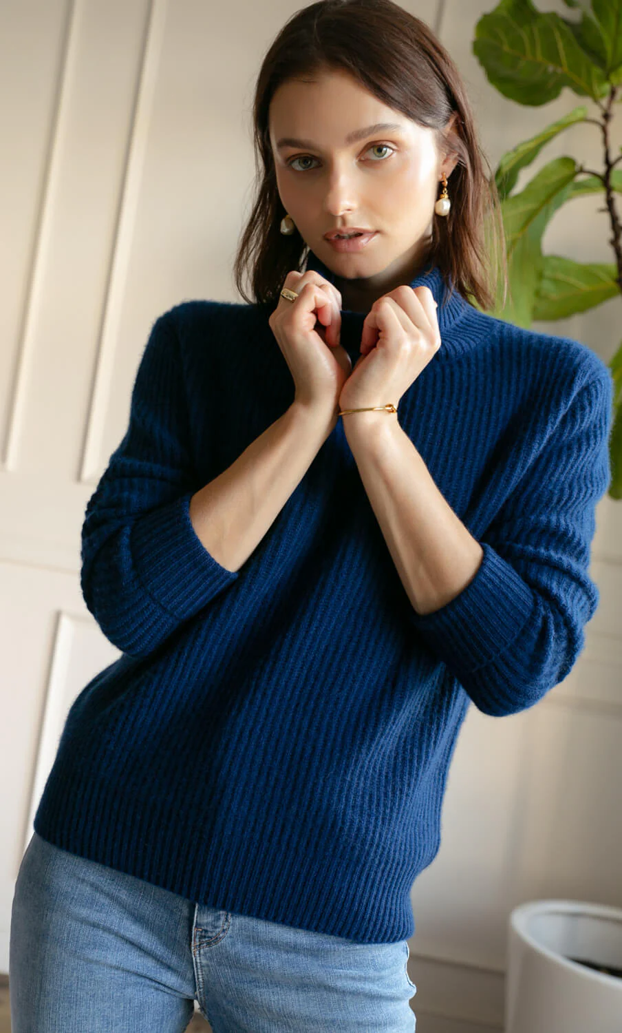 Tessa Cashmere Turtleneck Sweater - Image 45