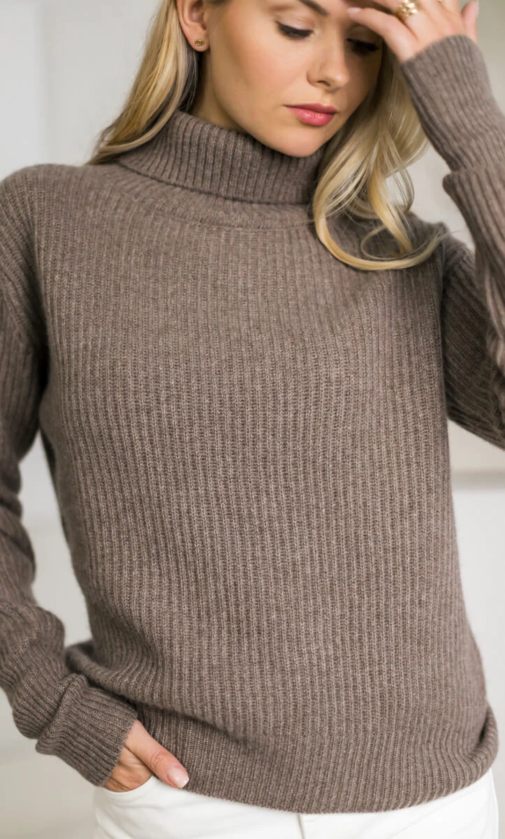 Tessa Cashmere Turtleneck Sweater - Image 52