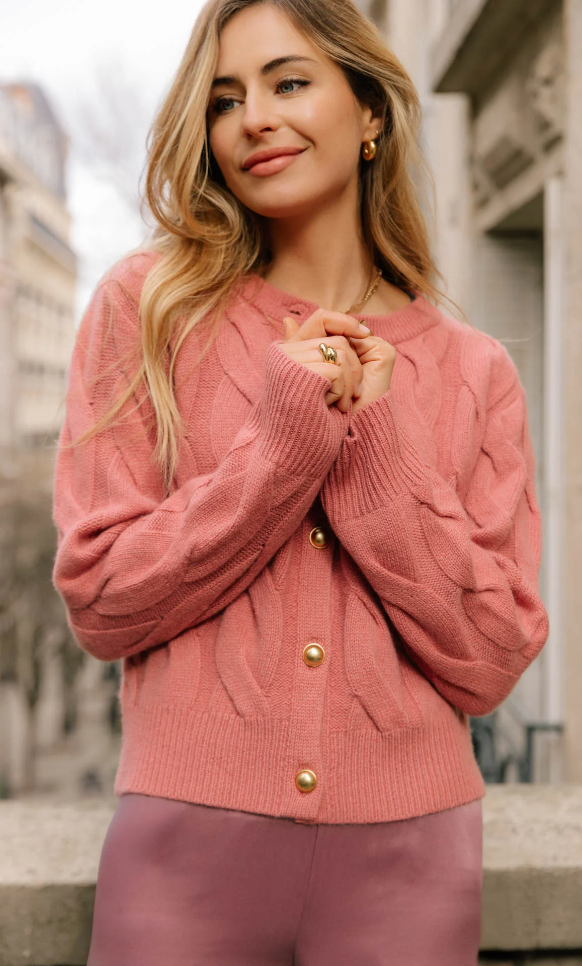 Chamonix Cable Cashmere Cardigan - Image 14