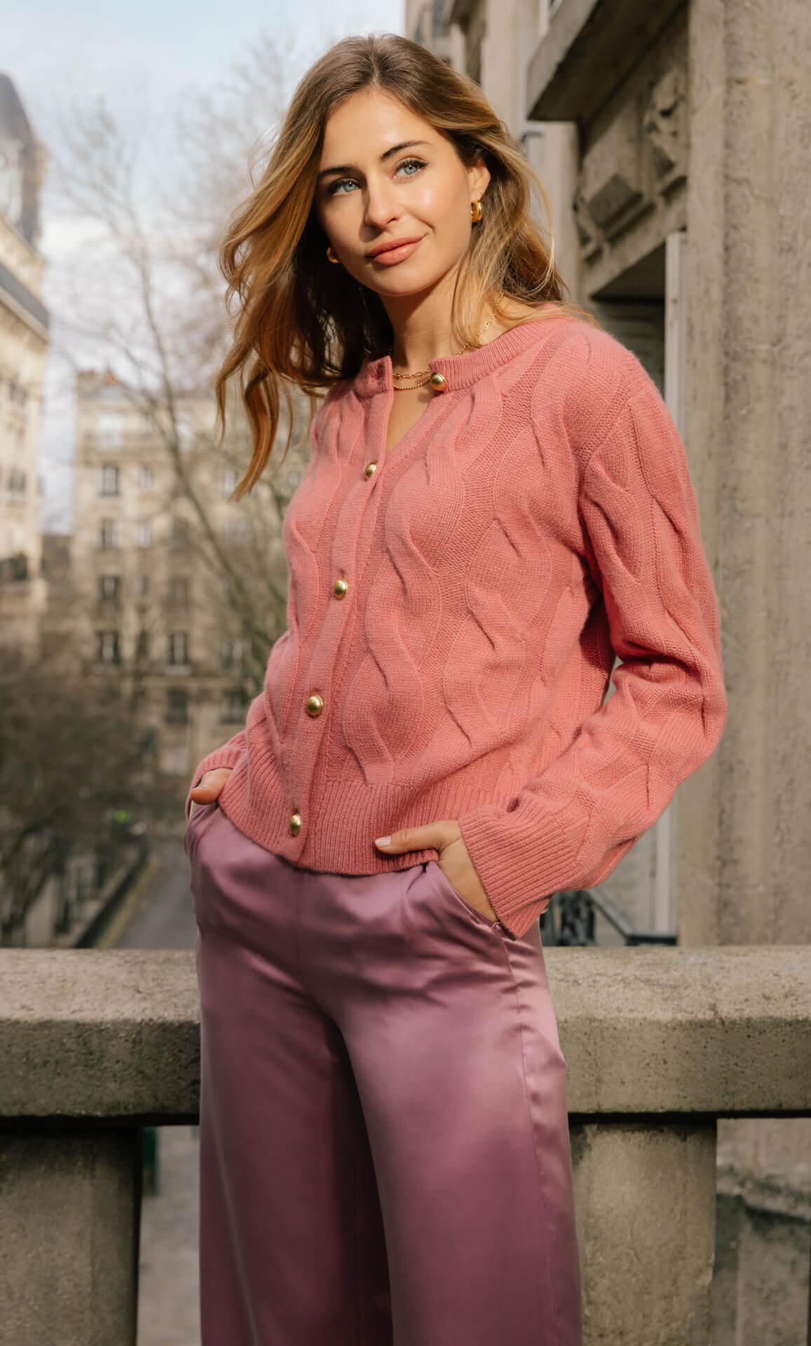 Chamonix Cable Cashmere Cardigan - Image 15