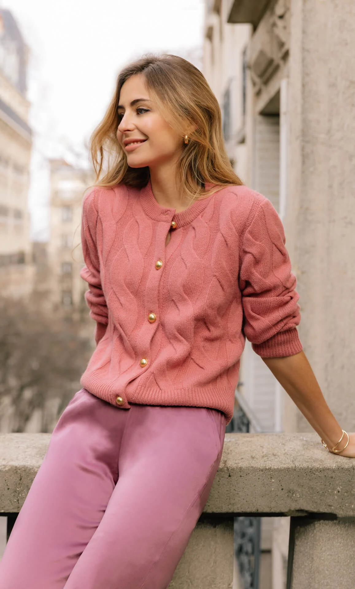 Chamonix Cable Cashmere Cardigan - Image 17