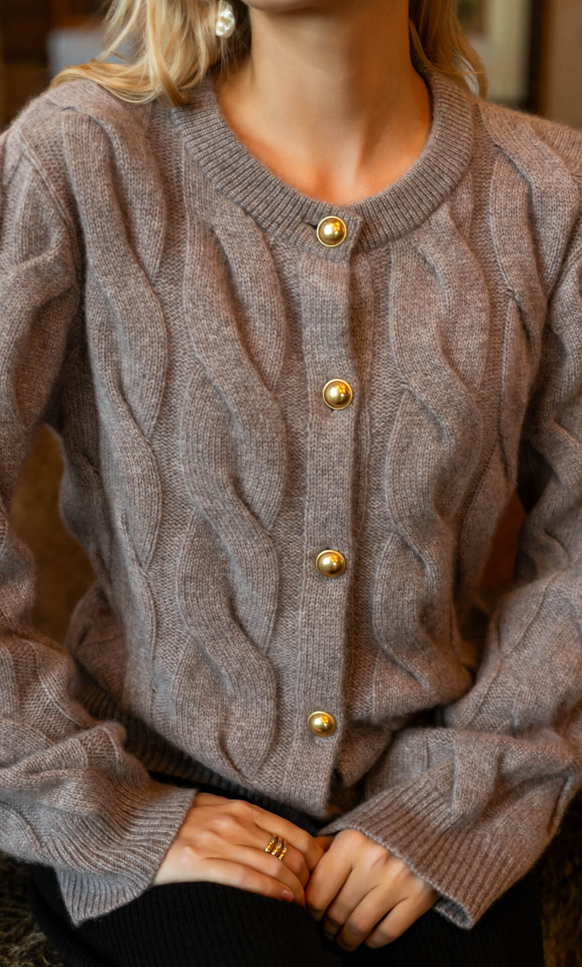 Chamonix Cable Cashmere Cardigan - Image 24