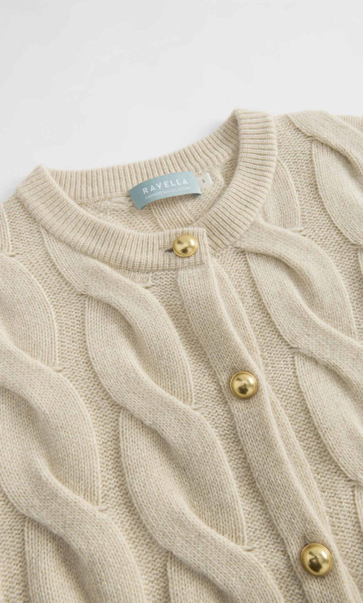Chamonix Cable Cashmere Cardigan - Image 31