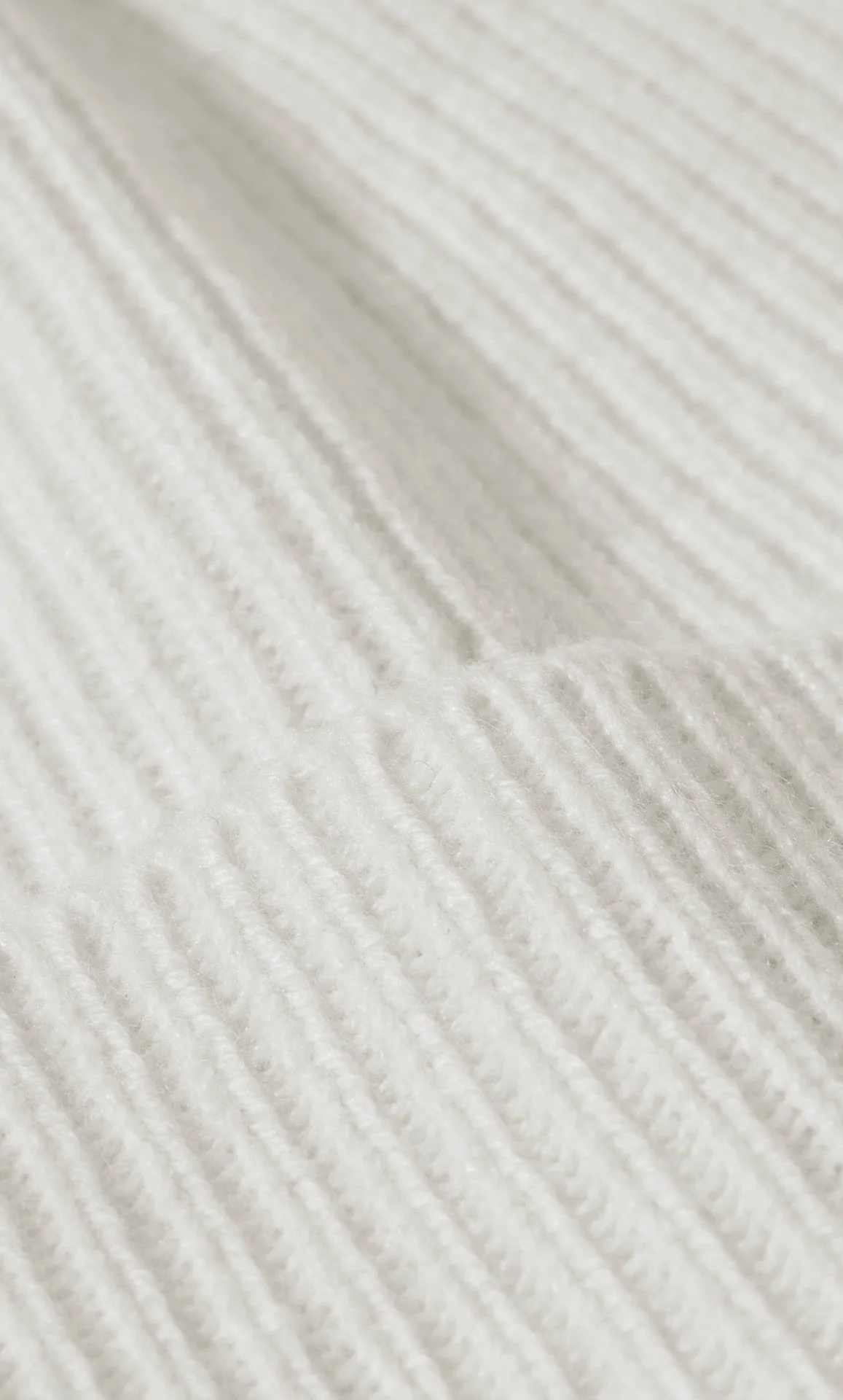 Classica Cashmere Beanie - Image 11