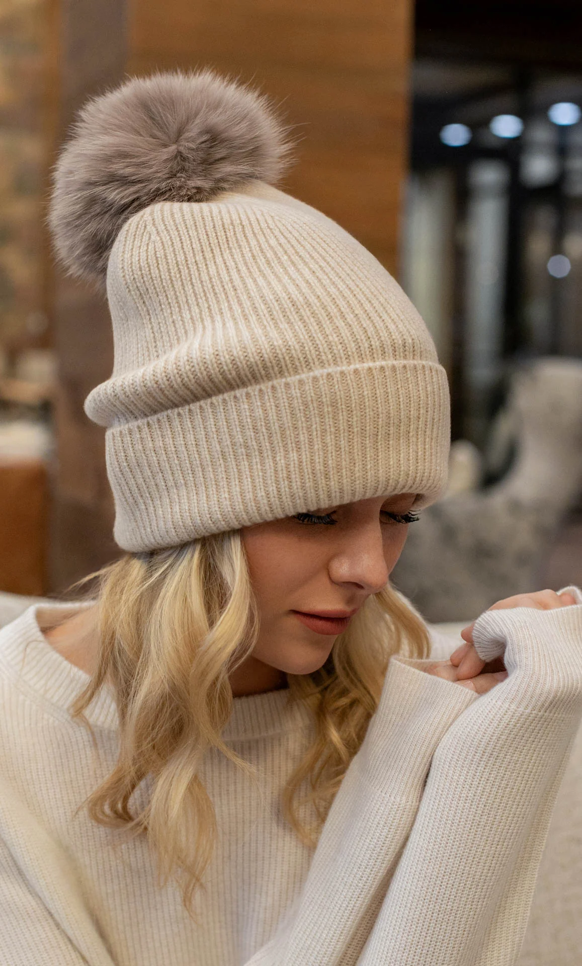 Classica Cashmere Beanie - Image 25