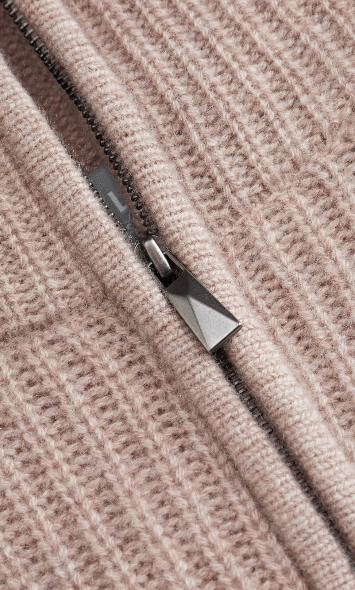 Cortina Cashmere Half-Zip Sweater - Image 10